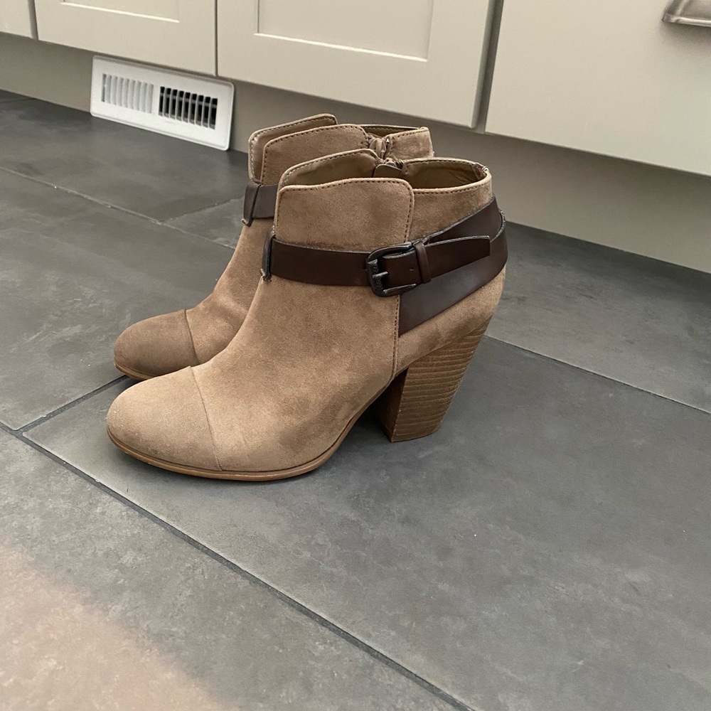 Carlos by Carlos Santana Harvest Booties 7.5